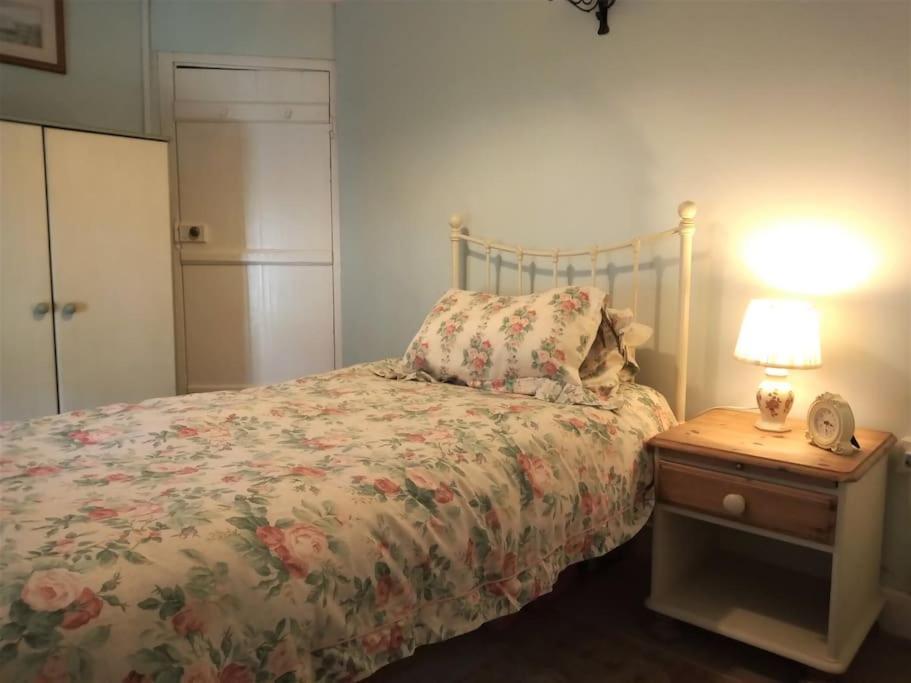 Ty Hen - Quirky Grade II Listed Cottage Blaenau Ffestiniog Ngoại thất bức ảnh